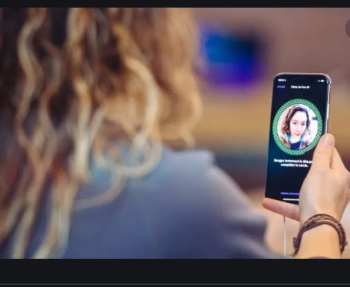 WhatsApp Will Add Face Unlock Feature